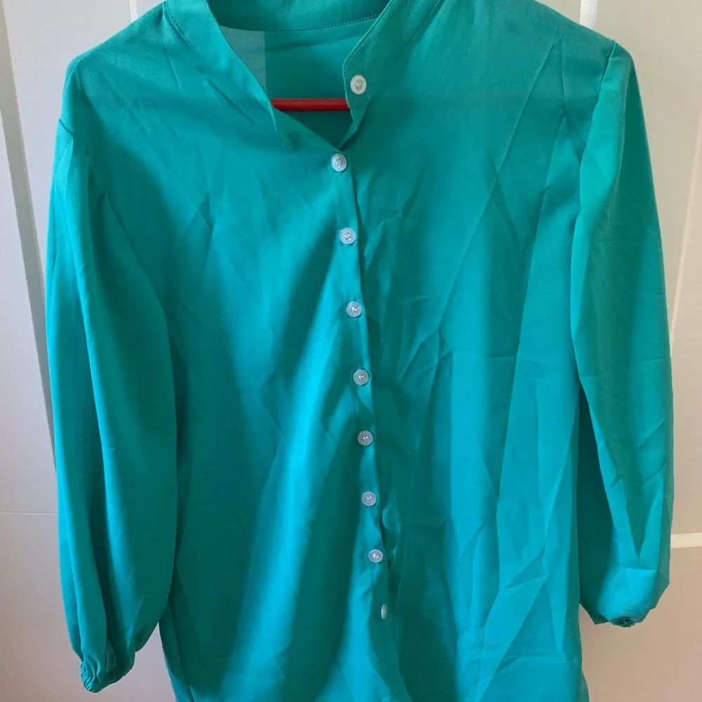 Button down top - Picture 1 of 1
